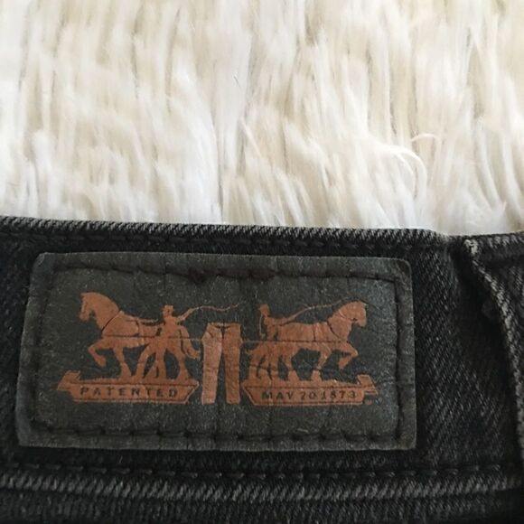 Levi’s Distressed fade short shorts stretch denim! Custom faded lettering - Picture 3 of 4